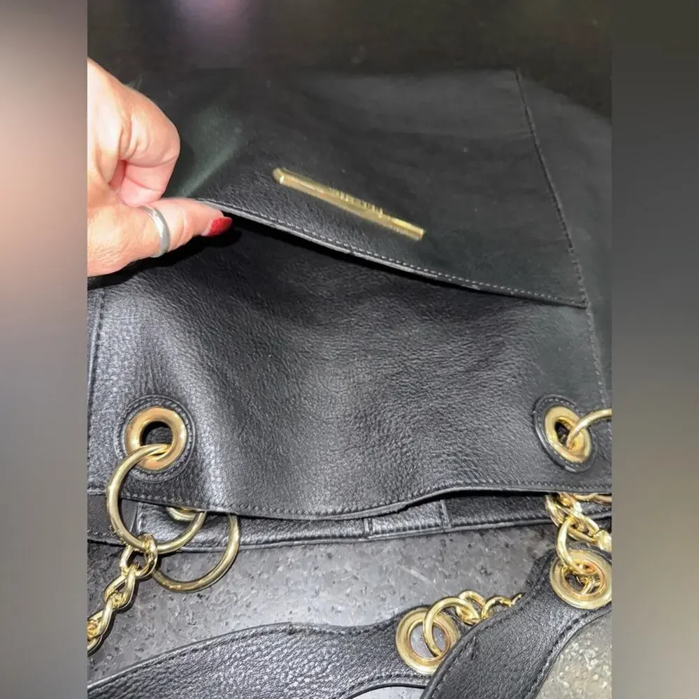 UEC STEVE MADDEN HUGE BLACK LEATHER TOTE GOLD CHAIN BLACK SUEDE INTERIOR - Picture 6 of 13